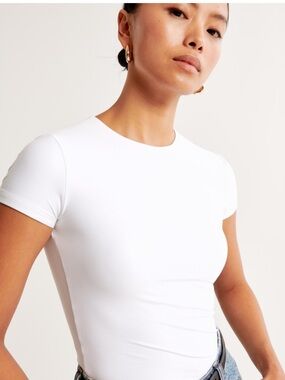 Abercrombie & Fitch White Soft matte seamless Short Sleeve baby tee